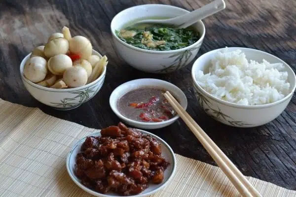 Nghệ sĩ Giang còi mắc ung thư hạ họng, đã di căn: Dấu hiệu bệnh rất khó phát hiện và dễ nhầm lẫn-4