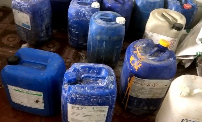 Đột kích cơ sở mỗi ngày tuồn hàng tấn ốc ngậm hóa chất ra thị trường-3