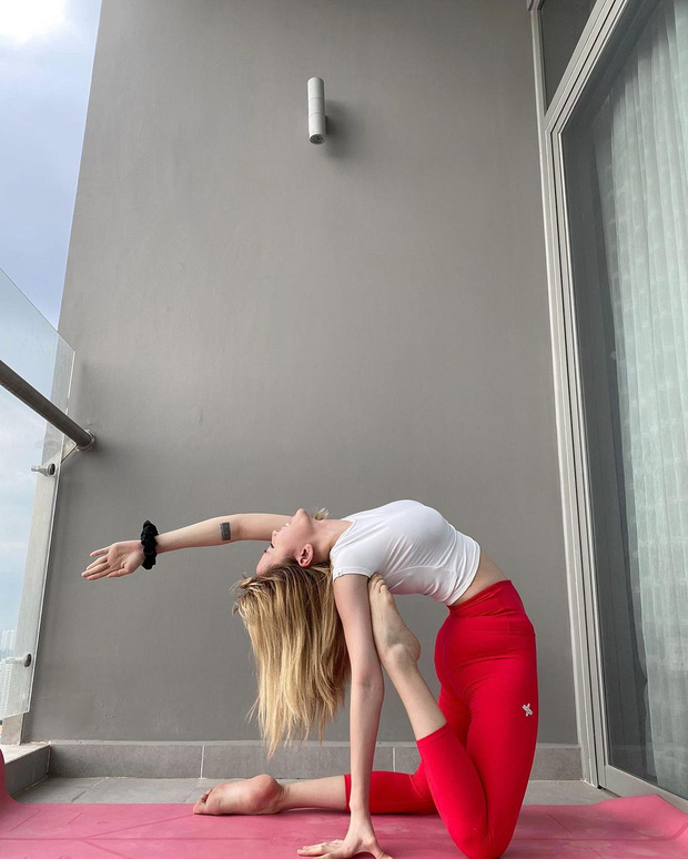 Căn hộ của Thiều Bảo Trâm: Diện tích khiêm tốn nhưng cửa sổ siêu to, đồ đạc gọn gàng ngăn nắp thấy mê-4