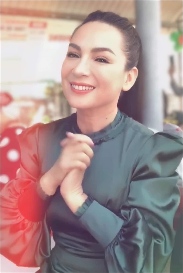 Ca sỹ Phi Nhung tiết lộ khuyết điểm mình là người mẹ nóng giận, thiếu kiểm soát, hay to tiếng với con gái ruột-1