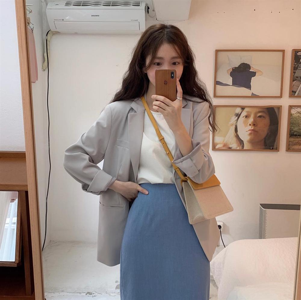 8 cách kết hợp với gam màu xám để nâng hạng phong cách, dù diện đồ rẻ nhưng ai cũng nghĩ là đồ xịn-2