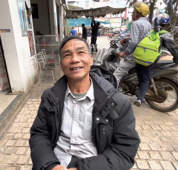 Vợ Công Phượng kín đáo tới sân Pleiku cổ vũ HAGL-4