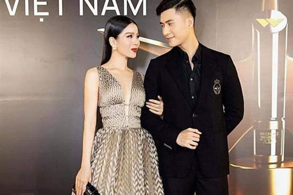 Lộ thêm ảnh gần gũi và động thái đặc biệt của Lệ Quyên với tình trẻ kém 12 tuổi-6