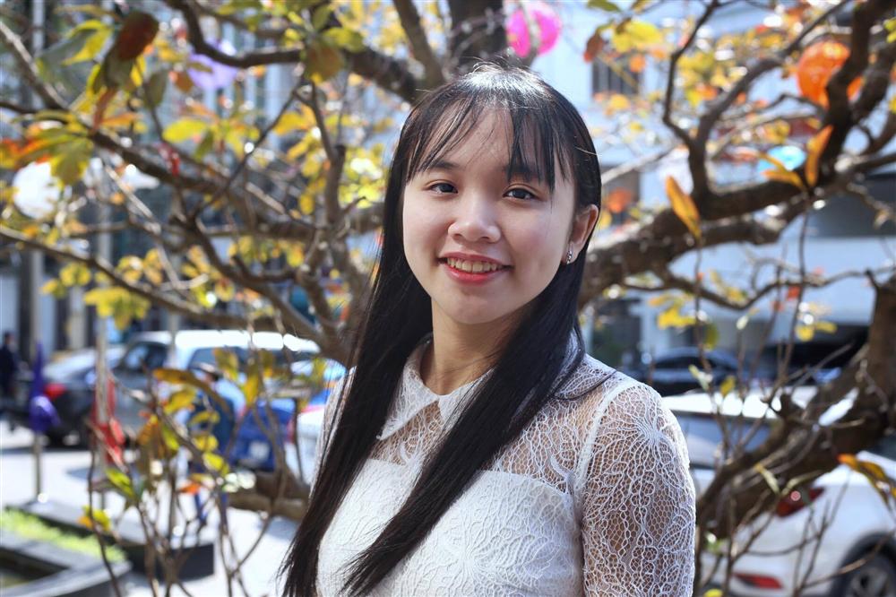 Nữ sinh biết 5 ngoại ngữ, là sinh viên năm ba khi mới 18 tuổi-3