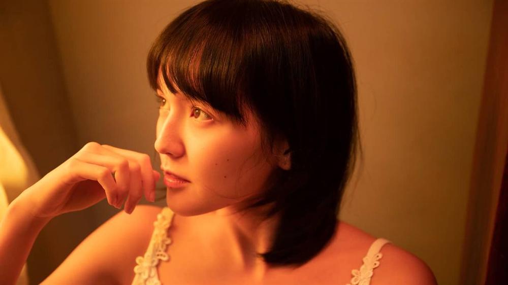 Đọ style tóc của Hải Tú và Thiều Bảo Trâm: Người để hoài tóc ngắn mong manh, người cân đẹp mọi kiểu khó nhằn-7