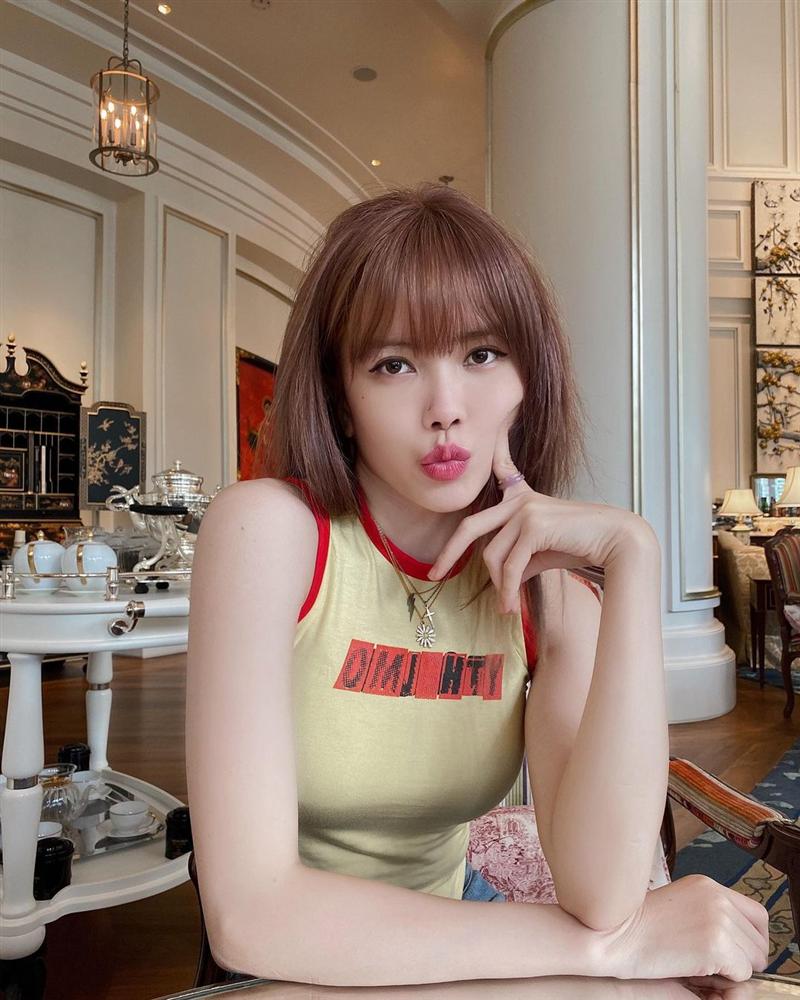 Đọ style tóc của Hải Tú và Thiều Bảo Trâm: Người để hoài tóc ngắn mong manh, người cân đẹp mọi kiểu khó nhằn-15