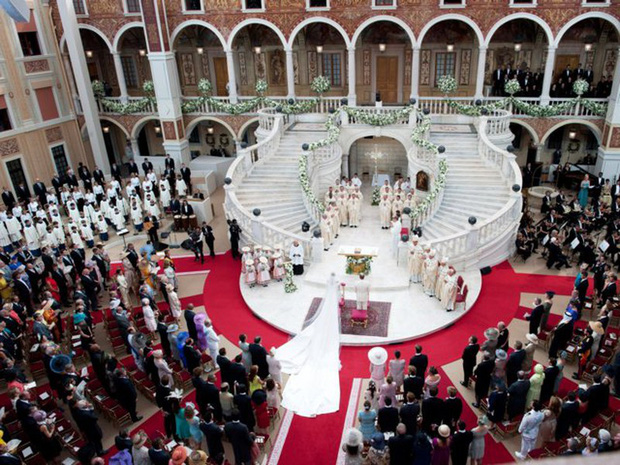 Choáng toàn tập với độ giàu có và cách tiêu tiền của những Hoàng gia giàu nhất thế giới: Hóa ra sở hữu siêu xe, du thuyền mới chỉ là mức cơ bản-11