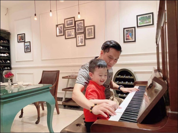 Việt Anh khoe con trai tình cảm khiến bố phát choáng, hành động của vợ cũ sau đó mới gây chú ý-5