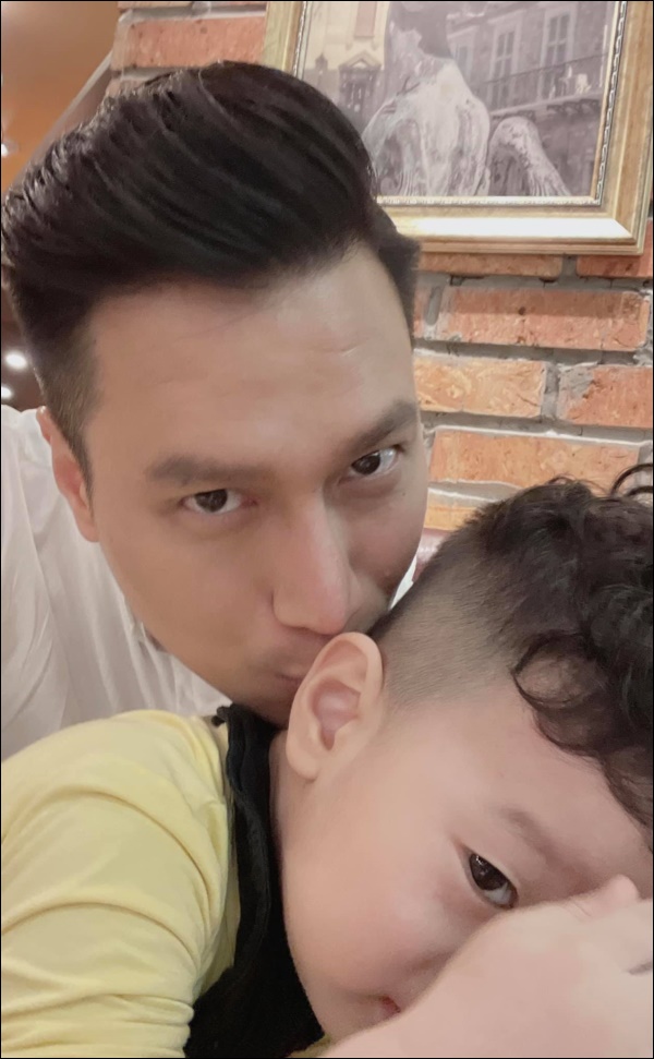 Việt Anh khoe con trai tình cảm khiến bố phát choáng, hành động của vợ cũ sau đó mới gây chú ý-6