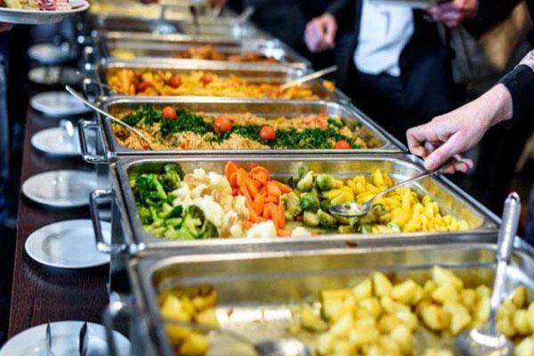 Khách ăn buffet hết 40kg tôm hùm đất, quán lỗ nặng, chủ khóc ròng-3