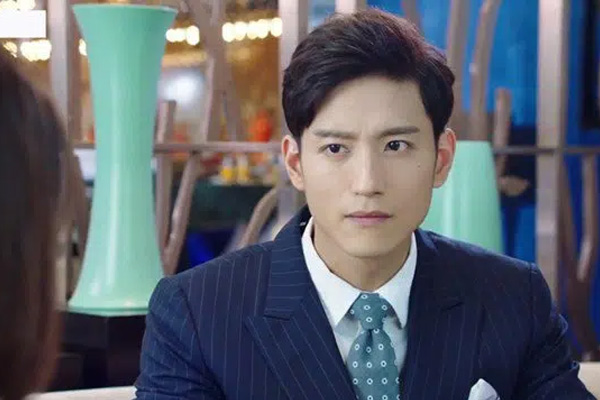 Thường xuyên bắt gặp anh hàng xóm nhìn qua nhà, cứ ngỡ thích tôi, nào ngờ chồng tiết lộ tin động trời-1