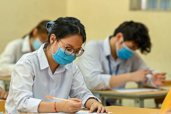 Hoa hậu Đỗ Hà tự nhận chữ xấu gần nhất lớp, nhưng chữ viết tay ngoài đời liệu có xấu đến vậy?-5