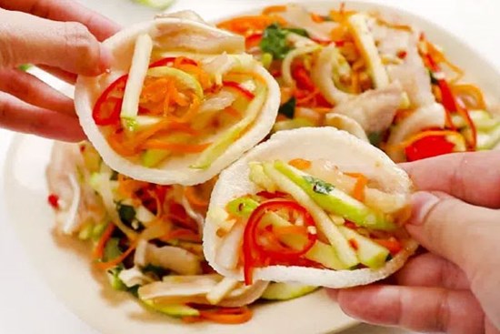 Mách chị em cách làm gỏi tai heo chua ngọt ngon nức lòng: Ăn chơi hay làm mồi nhắm đều là đỉnh của chóp!