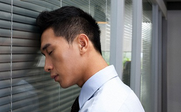 Gặp lại vợ cũ ngồi bán xôi vỉa hè tôi cười khẩy mua luôn cả thúng làm màu, nhưng chỉ 2 phút sau phải há hốc mồm thấy chiếc xe sang đỗ trước mặt-1