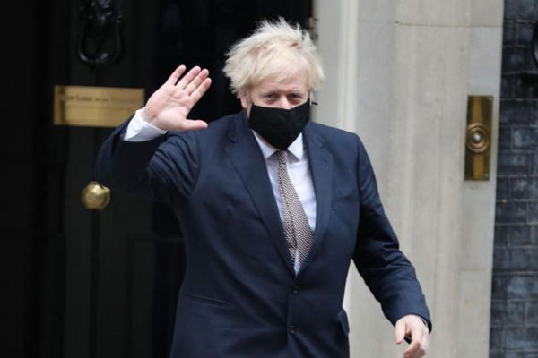 Vụ bệnh nhân Covid-19 quan hệ tình dục trong phòng cách ly: Danh tính bất ngờ của người phụ nữ trong đoạn clip và hình phạt được đưa ra-2