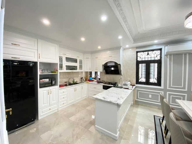 Thanh niên 23 tuổi xây nhà 5 tầng cho bố mẹ, phòng đồ hiệu cực mê, bóc giá full nội thất muốn xỉu-14