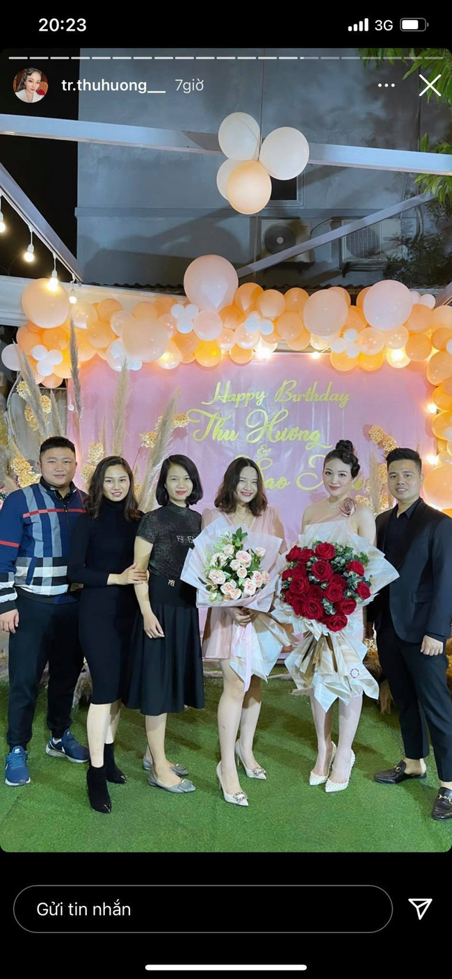 Cô dâu đeo 200 cây vàng” bất ngờ chiếm trọn spotlight trên mạng xã hội khi tổ chức tiệc sinh nhật hoành tráng tại lâu đài xịn bậc nhất Nam Định-1