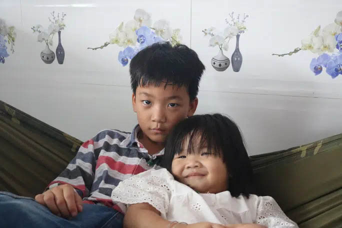 3 đứa trẻ mất cả cha lẫn mẹ dưới bánh xe container hiện sống ra sao?-2