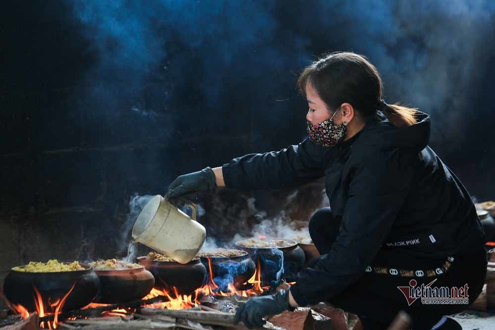 Nổi lửa suốt 15 tiếng, niêu cá 4 trong 1 đặc biệt làng Vũ Đại-14