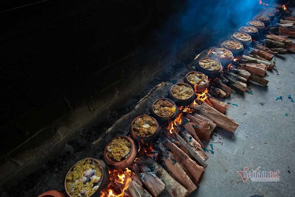 Nổi lửa suốt 15 tiếng, niêu cá 4 trong 1 đặc biệt làng Vũ Đại-4