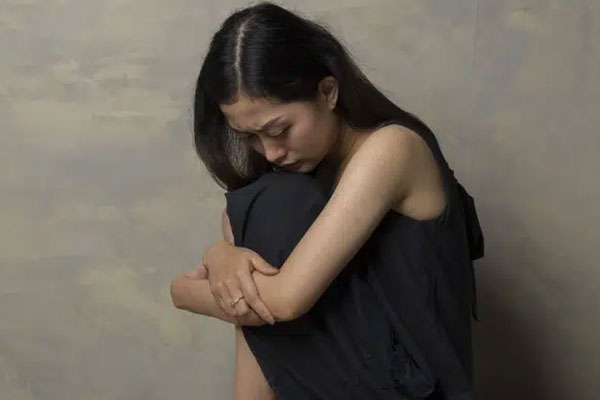 Vừa cởi xuống chiếc váy cô dâu vỏn vẹn 1 ngày, tôi đã phải mặc lên người áo tang-1