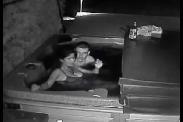 Chồng âm thầm đặt camera để theo dõi vợ khi đi vắng rồi nhận về kết quả ngoài sức tưởng tượng phải đi báo cảnh sát-1