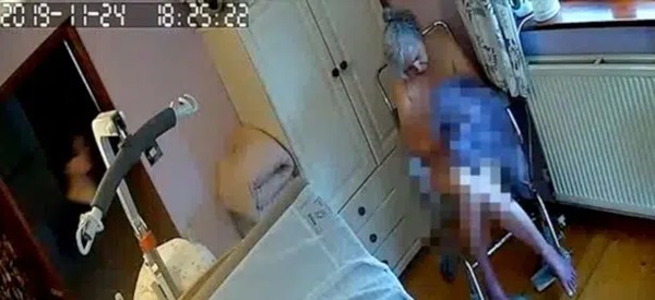 Thấy trên người mẹ già nhiều vết thương, con âm thầm lắp camera theo dõi và chết lặng với việc làm của người chăm sóc-1