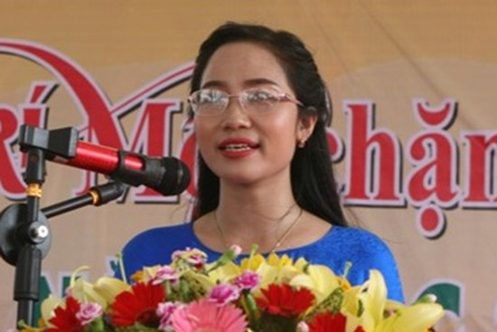 Nữ hiệu trưởng bị tống tiền bằng clip nhạy cảm