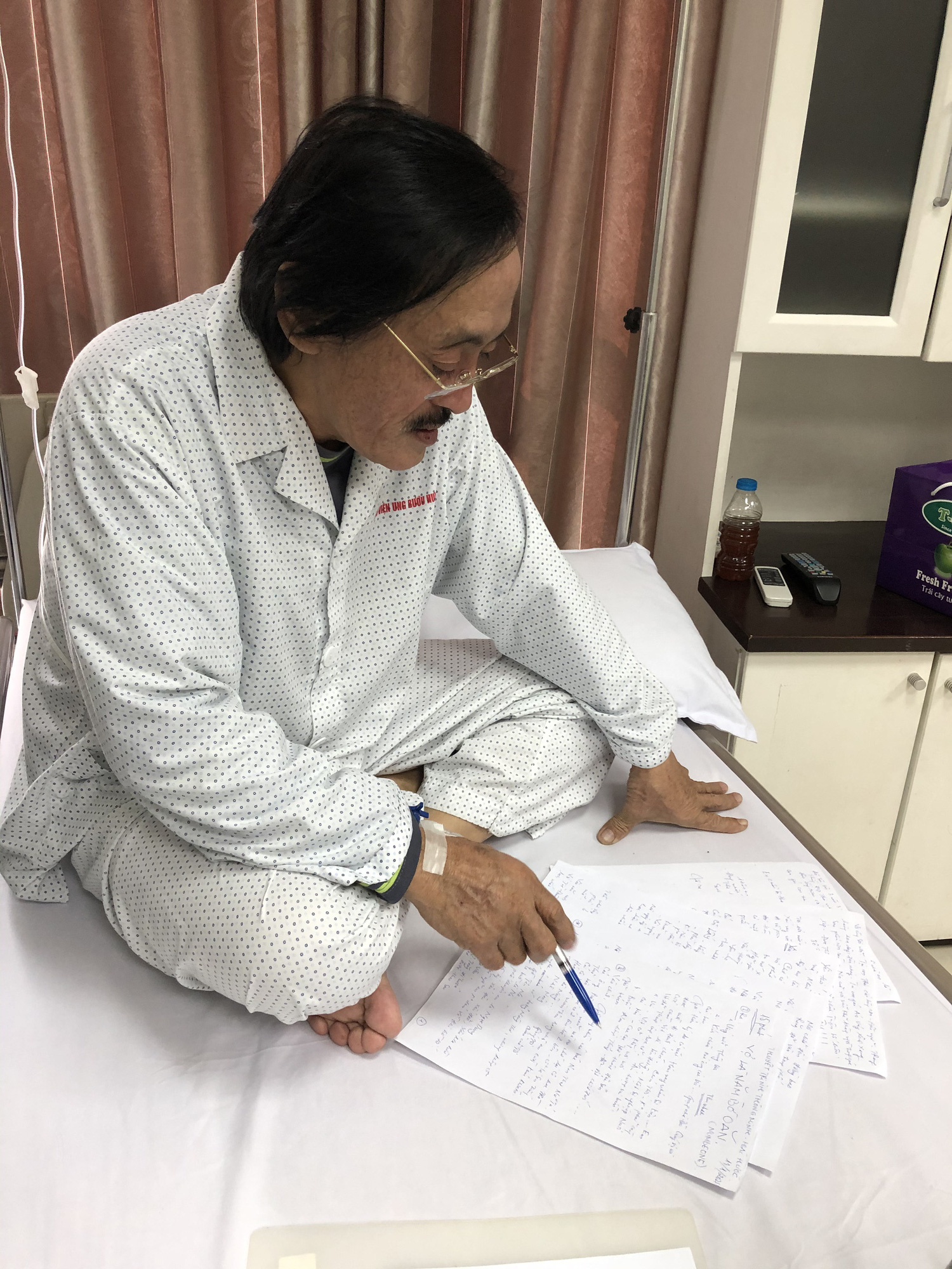 Nghệ sĩ Giang còi chấp nhận điều trị ung thư vòm họng nhưng với một điều kiện-5