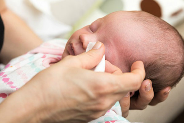 Nhét tỏi vào mũi để chữa nghẹt mũi đang gây sốt trên Tik Tok, Tây y lẫn Đông y đều lên tiếng phản bác-5