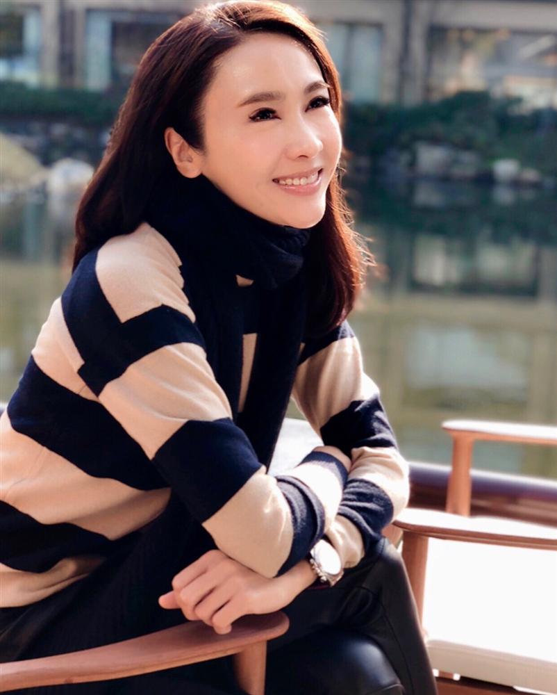 Đệ nhất mỹ nhân TVB bật mí thời điểm không được uống nước để da dẻ mịn màng, tươi trẻ-5