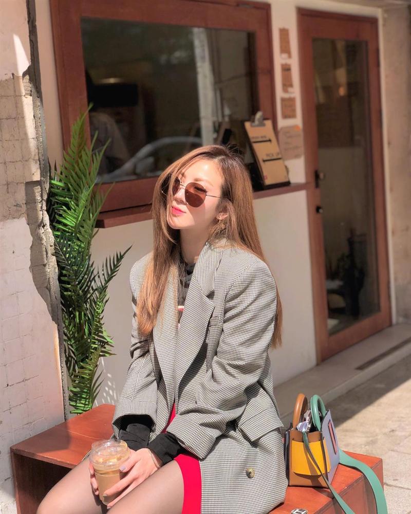 5 kiểu blazer chân ái của sao Vbiz 30+: Chị em mà diện thì chỉ trẻ trung, xịn đẹp trở lên-2