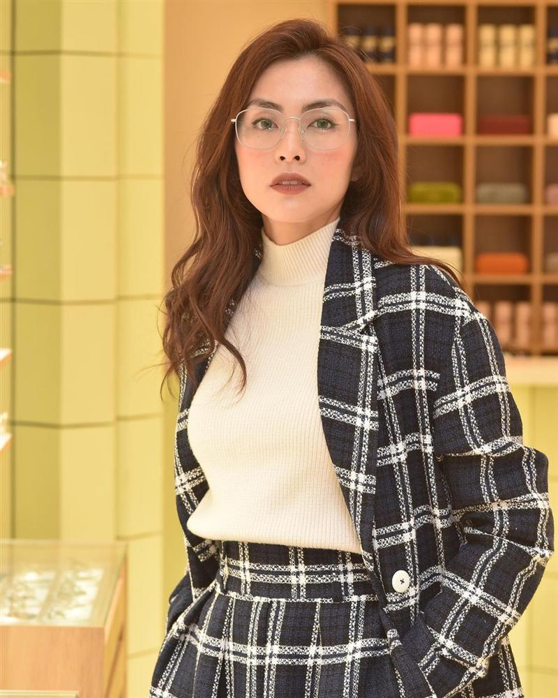 5 kiểu blazer chân ái của sao Vbiz 30+: Chị em mà diện thì chỉ trẻ trung, xịn đẹp trở lên-4