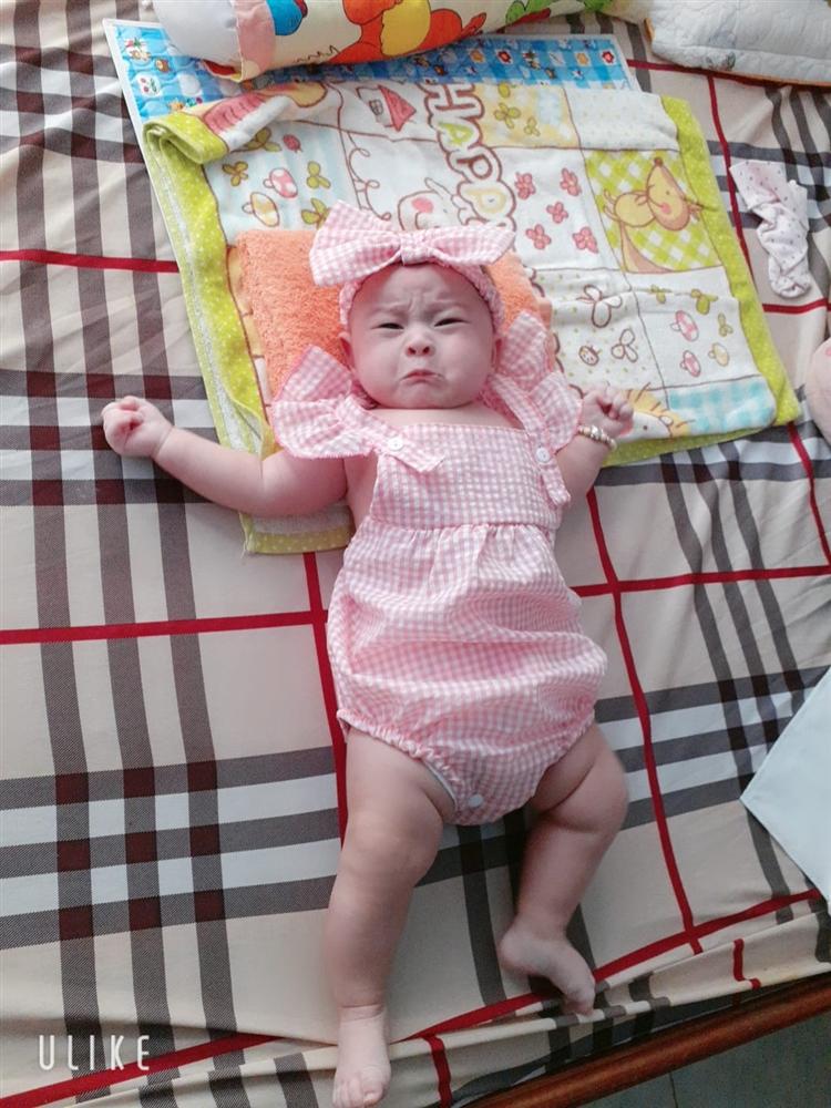 Đáng yêu những em bé sơ sinh hờn cả thế giới khiến ai xem xong cũng phải bật cười-4
