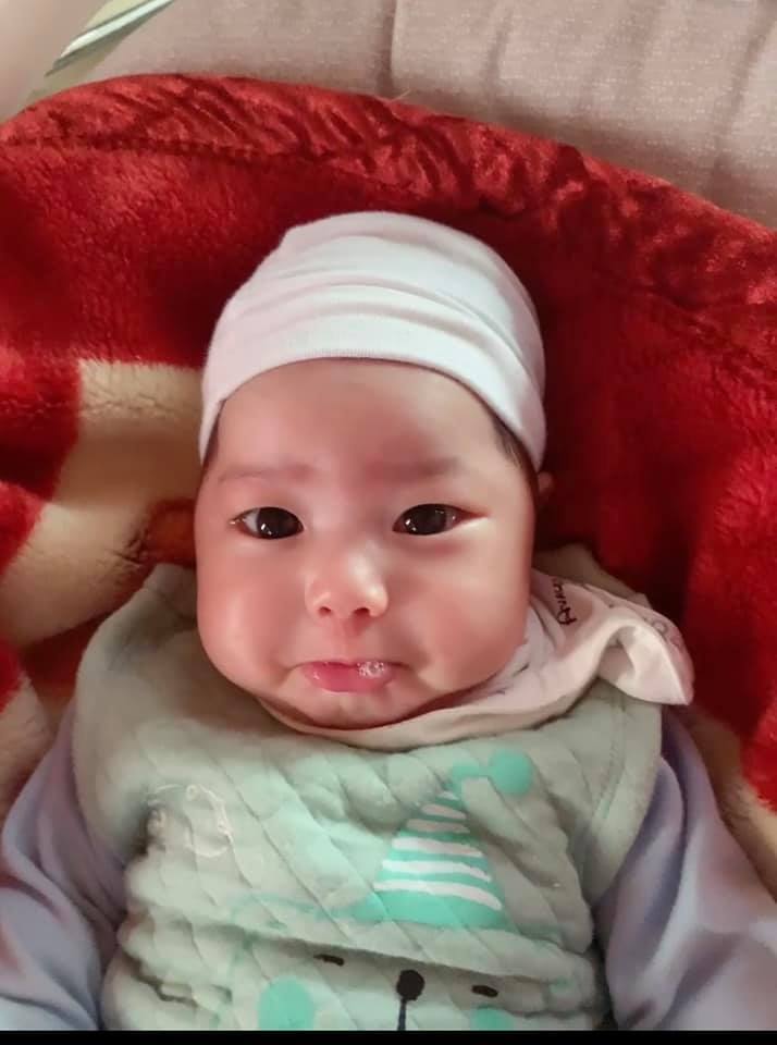 Đáng yêu những em bé sơ sinh hờn cả thế giới khiến ai xem xong cũng phải bật cười-14