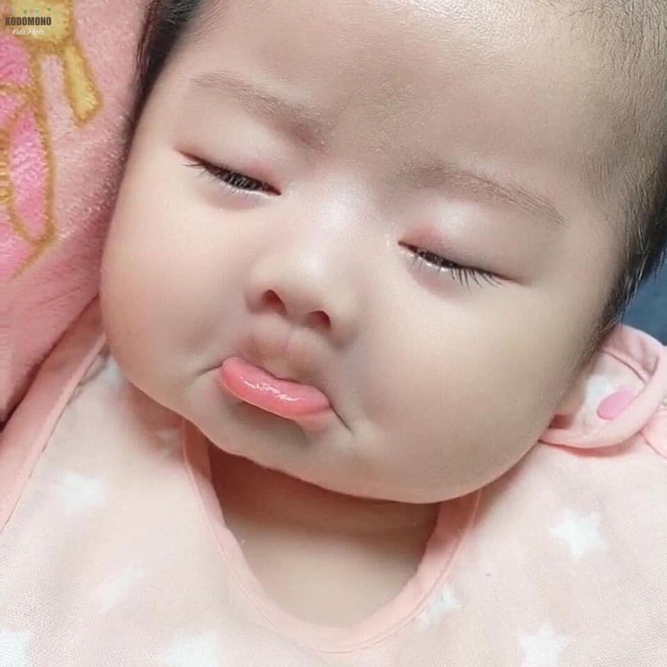 Đáng yêu những em bé sơ sinh hờn cả thế giới khiến ai xem xong cũng phải bật cười-20