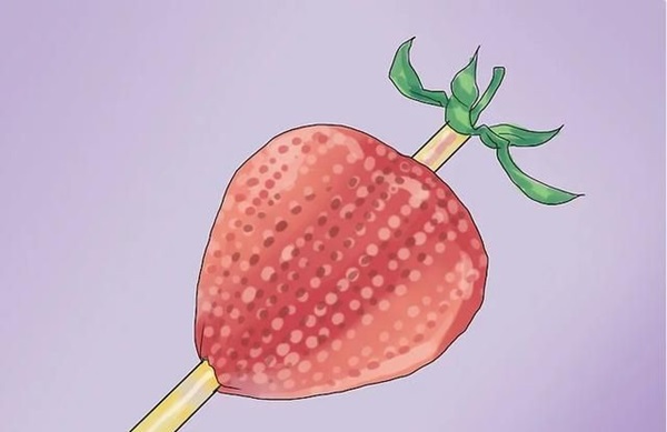 13 mẹo vặt giúp bạn đi đường tắt khi nấu nướng: Dùng chỉ nha khoa để cắt thực phẩm, tách lòng trắng và lòng đỏ trứng bằng chai nước khoáng-6