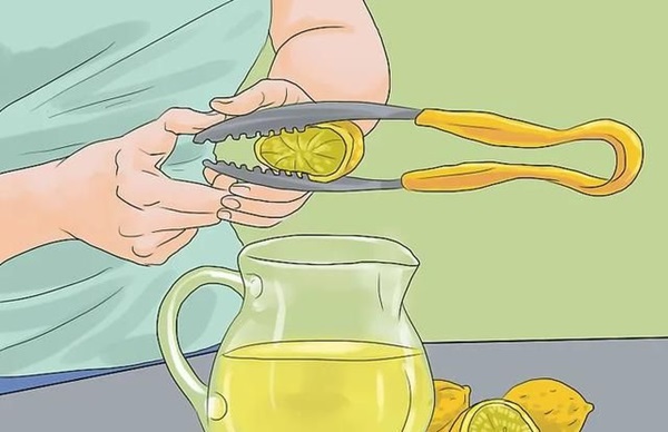 13 mẹo vặt giúp bạn đi đường tắt khi nấu nướng: Dùng chỉ nha khoa để cắt thực phẩm, tách lòng trắng và lòng đỏ trứng bằng chai nước khoáng-7