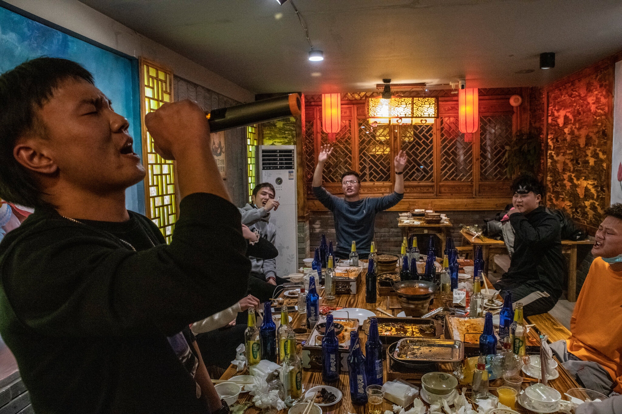 Vũ Hán - một năm nhìn lại: Khi người dân trở lại với cuộc sống bình thường, nhưng vẫn bị ám ảnh bởi những vết sẹo và nỗi đau đã qua-6