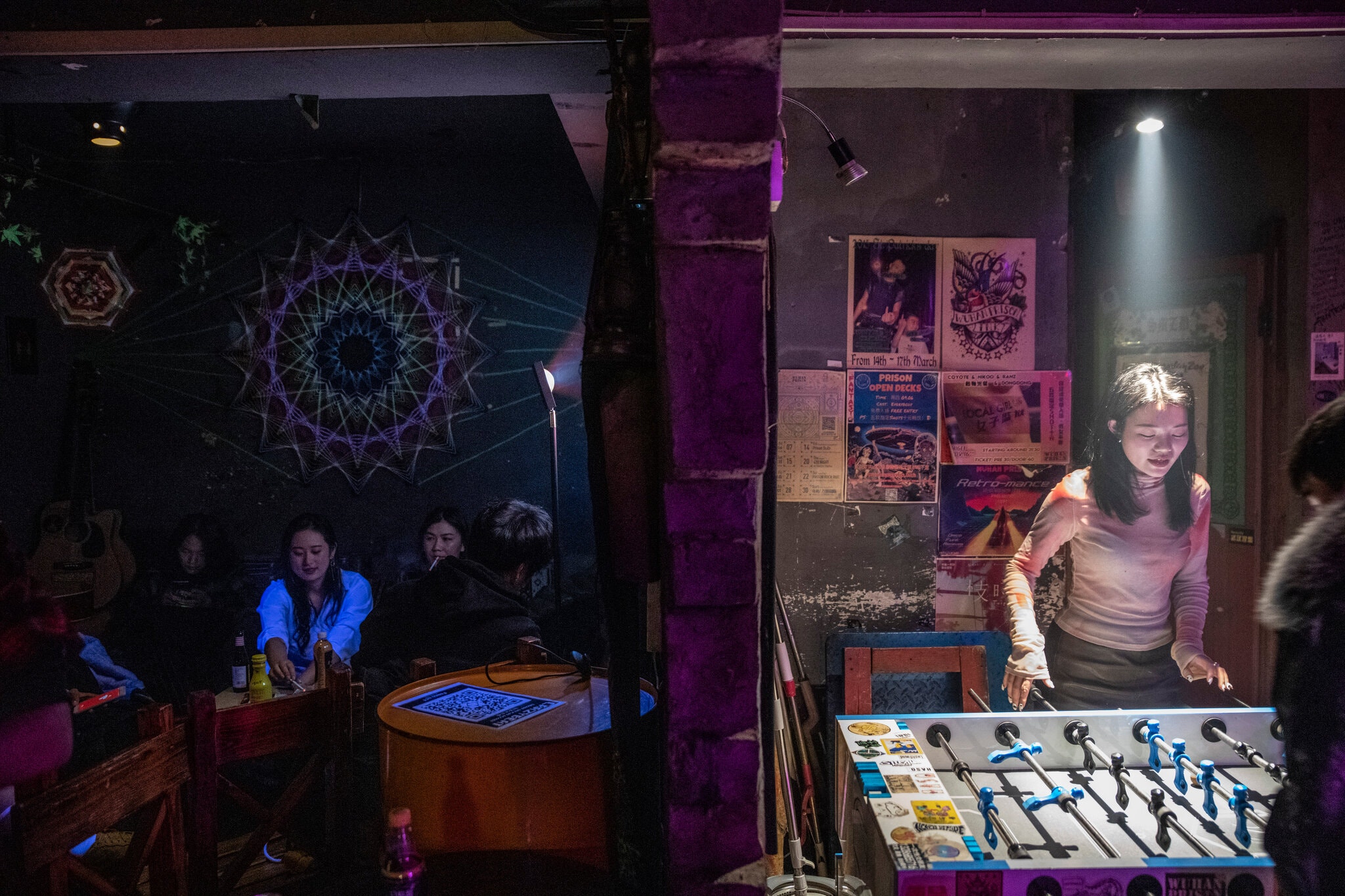 Vũ Hán - một năm nhìn lại: Khi người dân trở lại với cuộc sống bình thường, nhưng vẫn bị ám ảnh bởi những vết sẹo và nỗi đau đã qua-14