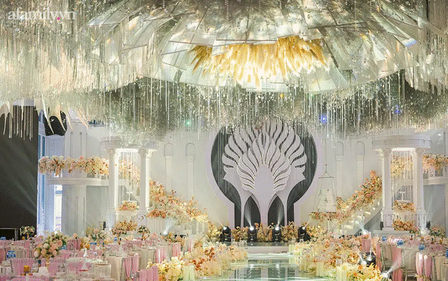 Đám cưới tiền tỷ ở Bắc Ninh: Dàn xe rước dâu gần 300 chiếc ô tô toàn Maybach, Lexus sang xịn song khoảnh khắc cô dâu lộ diện mới chất-4