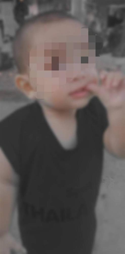 Gửi con cho bảo mẫu, cha mẹ chỉ dám đứng nhìn từ xa sợ đứa trẻ khóc để rồi 3 ngày sau đó phải hối hận muộn màng-2