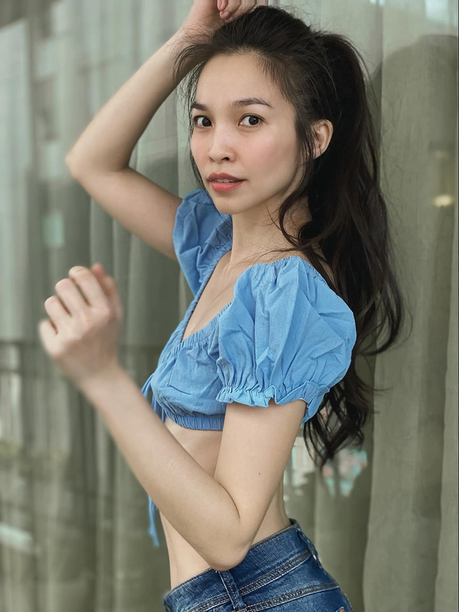 Hình ảnh ăn mặc gây tranh cãi của Hiền Thục ở độ tuổi 40-4