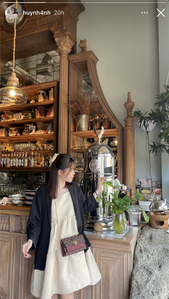 Quang Hải vừa đăng ảnh check-in ở chốn cũ, Huỳnh Anh cũng diện lại chiếc váy ngày xưa: Trùng hợp ghê-4