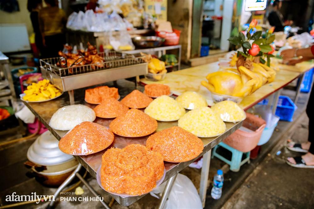 Đến chợ nhà giàu dịp cận Tết, choáng với con gà giá NỬA TRIỆU nhưng chị em vẫn quyết săn cho bằng được-11