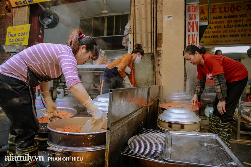 Đến chợ nhà giàu dịp cận Tết, choáng với con gà giá NỬA TRIỆU nhưng chị em vẫn quyết săn cho bằng được-15