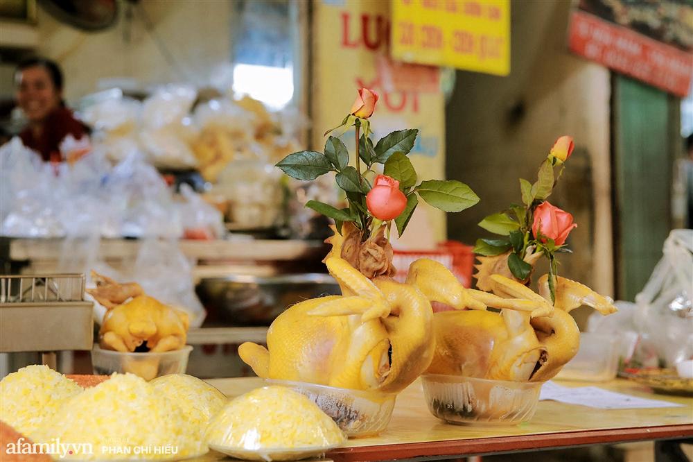 Đến chợ nhà giàu dịp cận Tết, choáng với con gà giá NỬA TRIỆU nhưng chị em vẫn quyết săn cho bằng được-8