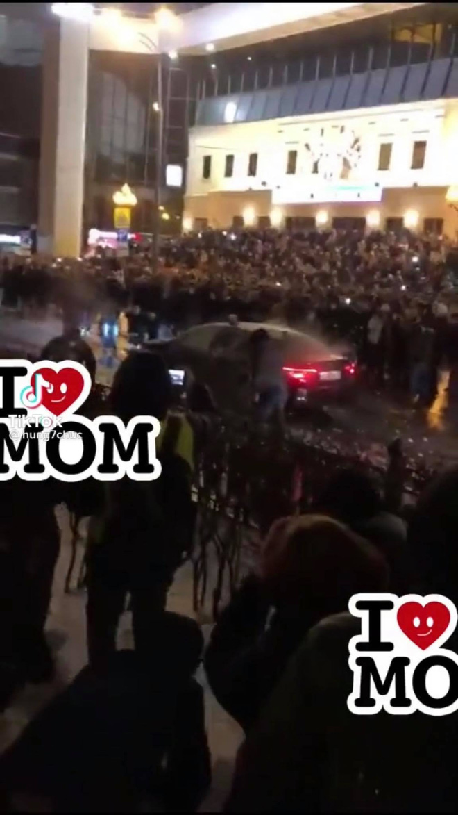 Xuất hiện clip antifan bao vây ném đá ô tô của Hải Tú, thực hư thế nào?-2