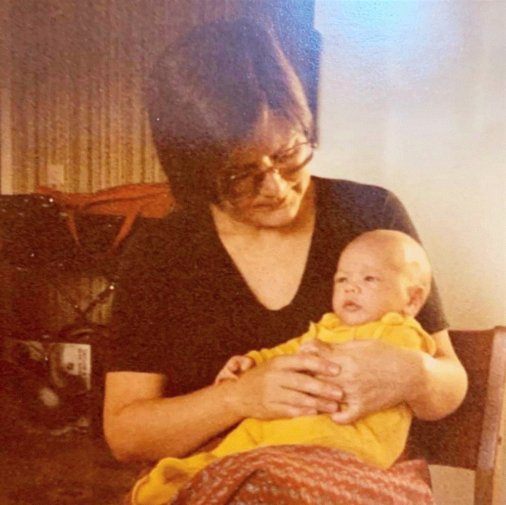 Hồ Ngọc Hà khoe ảnh Kim Lý ngày bé, hóa ra cặp sinh đôi Leon và Lisa có một điểm di truyền rõ nét từ bố-2