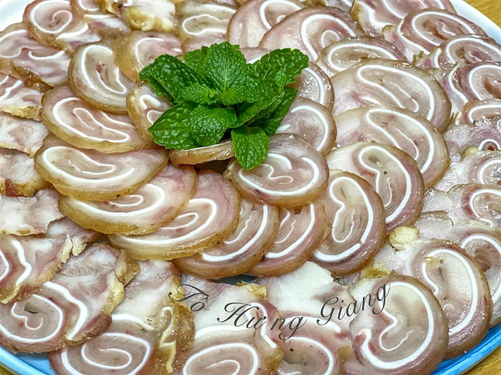 Tai heo cuộn ngũ vị: Món ngon độc đáo dễ làm cho ngày Tết-8